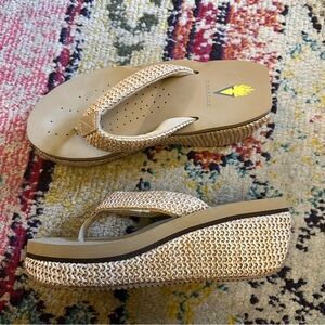 Volatile Women's Island Wedge Thong Sandal size 8